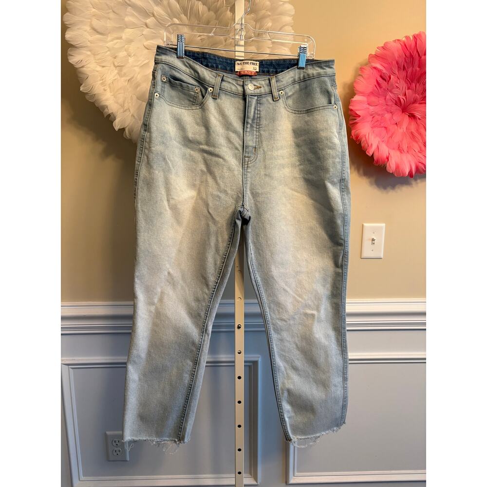 WE THE FREE CRVY HIGH RISE VINTAGE STRAIGHT JEANS SIZE 32